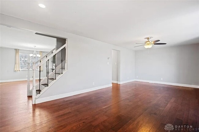 Building Photo - 5300 Saum St