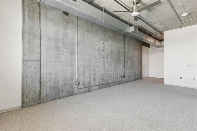 Building Photo - 10 N Summerlin Ave