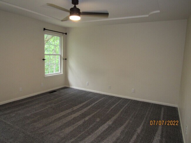 Building Photo - 3 bedroom house in Lake Ozark for rent