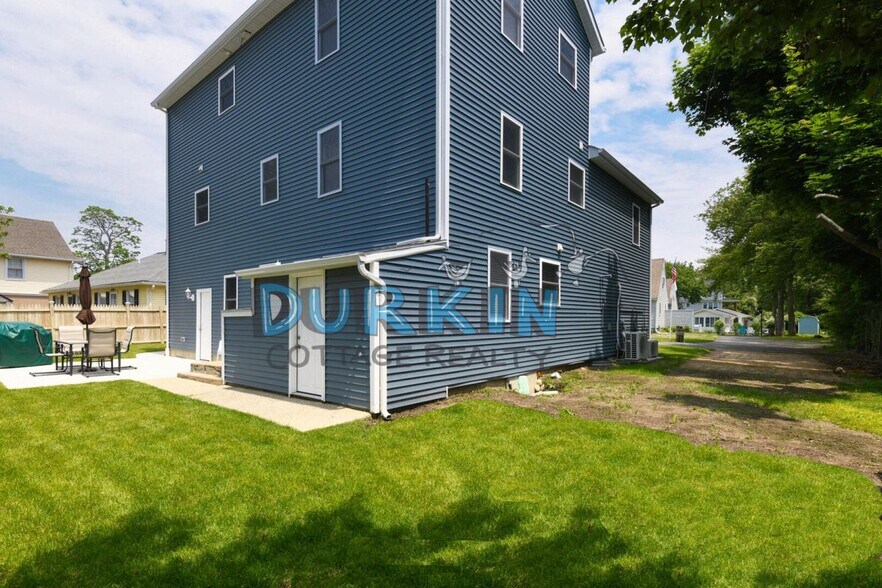 Building Photo - 21 Ashbrook Rd