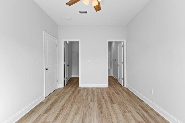 Building Photo - 217 Lenox Cir