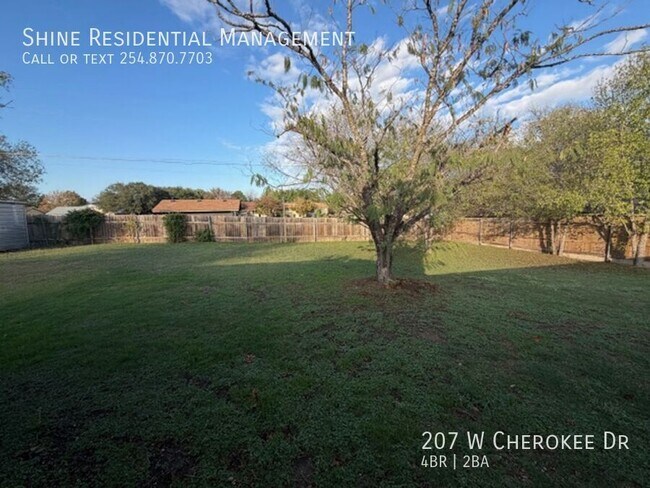 Building Photo - 207 W Cherokee Dr