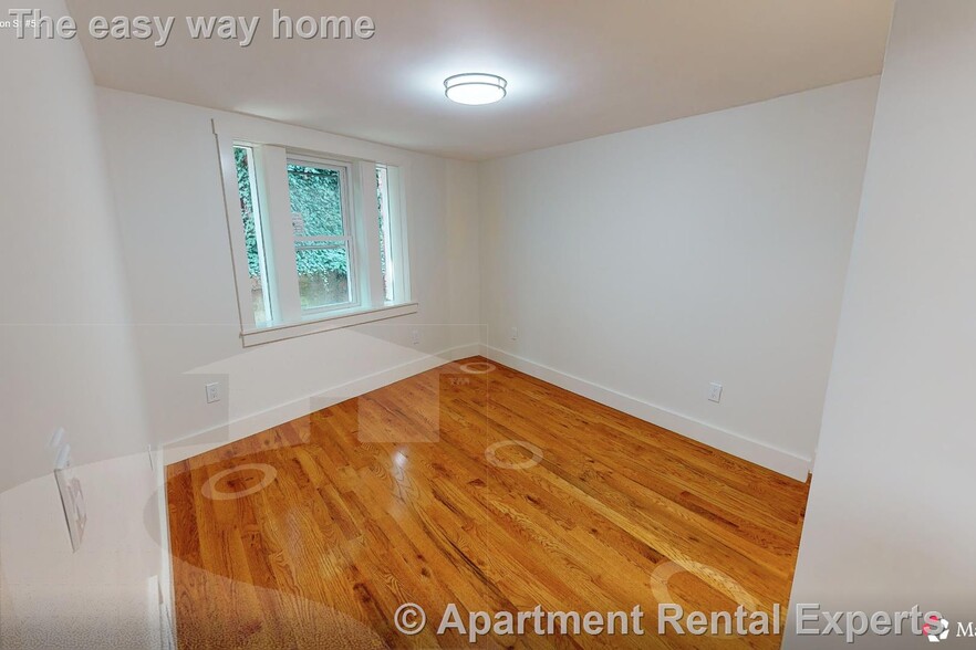 Building Photo - 38 Gibson St