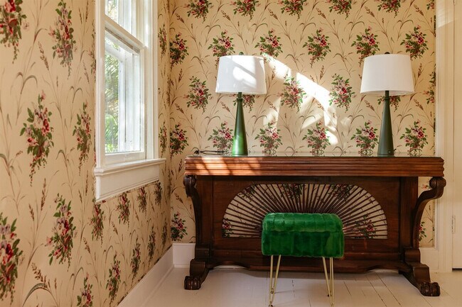 Building Photo - 519 28th St