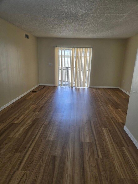 Building Photo - 1000 Lake of the Woods Blvd