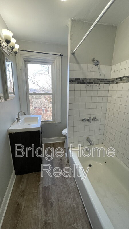 Building Photo - 226 Lobinger Ave