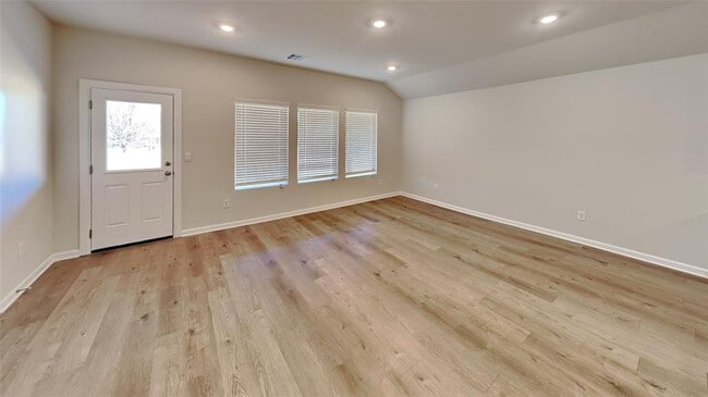 Building Photo - 6101 Green Meadow Ln