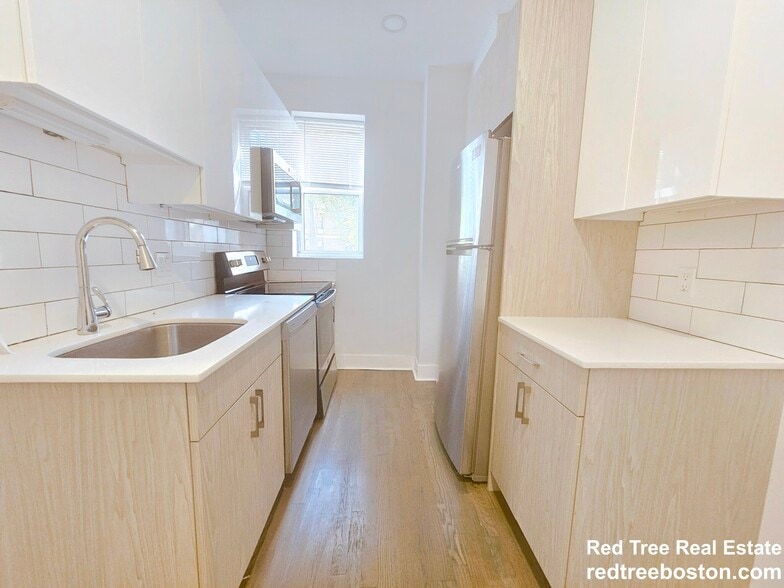 Building Photo - 207 Park Dr