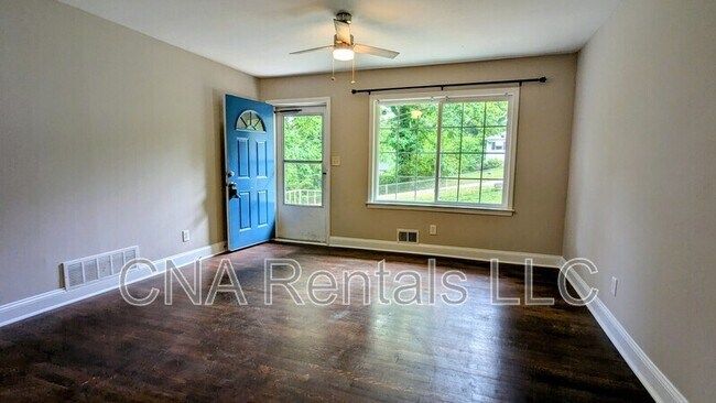 Building Photo - 631 Blackhawk Cir
