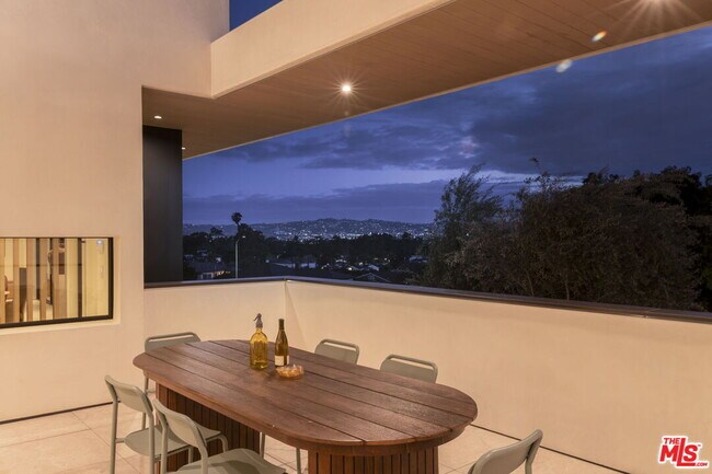 Building Photo - 5208 Sanchez Dr