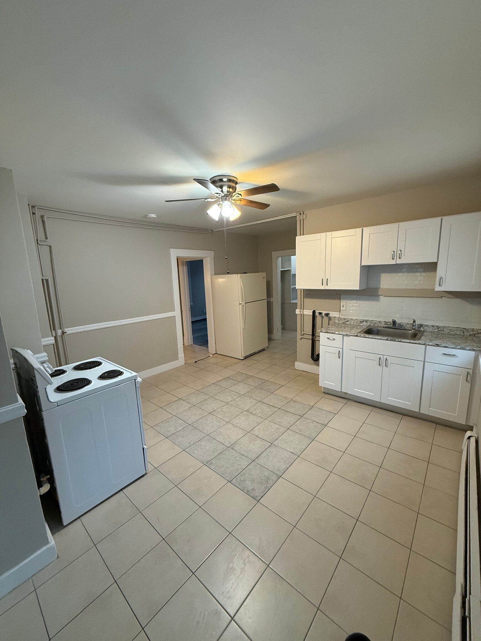 Building Photo - 913 East St