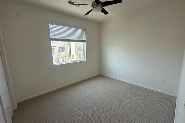 Building Photo - 5402 Sand Arch Ln