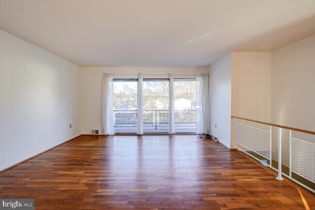 Building Photo - 13701 Arctic Ave