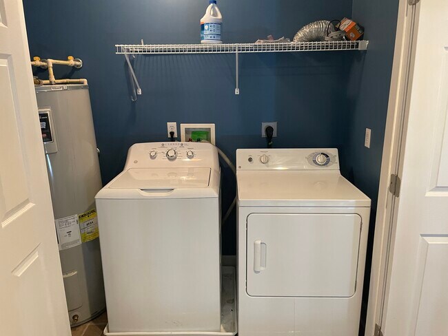 Building Photo - 940 Sunny Slope Trace