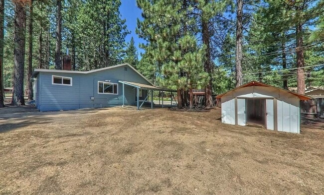 Building Photo - *LONG TERM RENTAL*