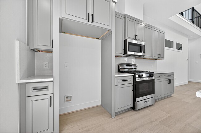 Building Photo - 4330 Avron Dr