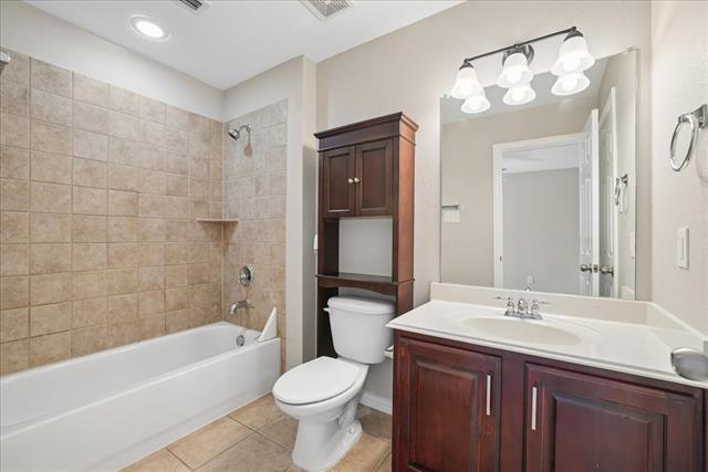 Building Photo - 2220 Sandshell St