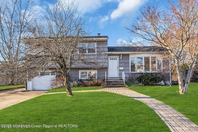Primary Photo - 47 Hilltop Rd