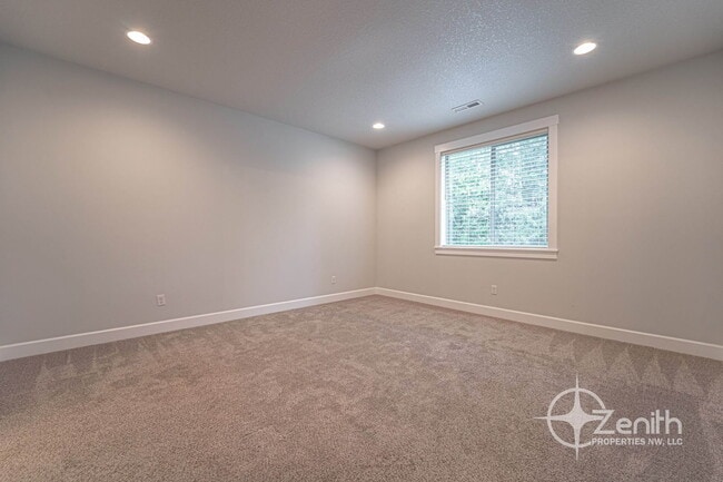 Building Photo - 134 Zephyr Dr
