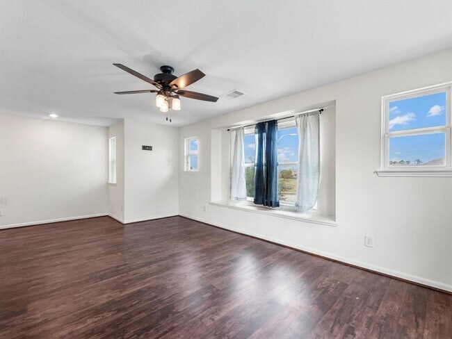 Building Photo - 14203 Broad Cypress Ct