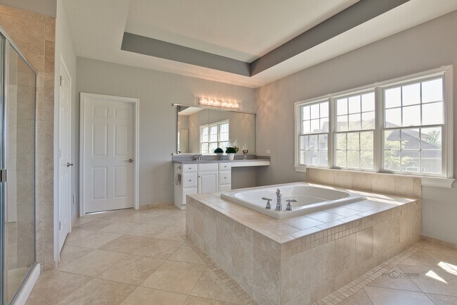 Building Photo - 8 Turnbury Ct