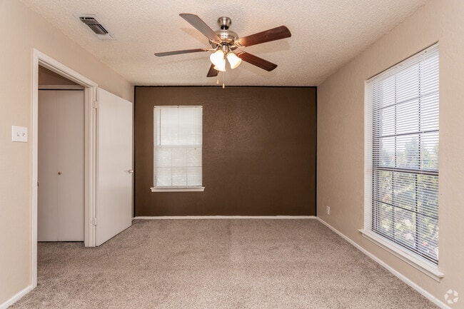 1BR, 1BA - 669SF Bedroom - Country Villa Apartment Homes