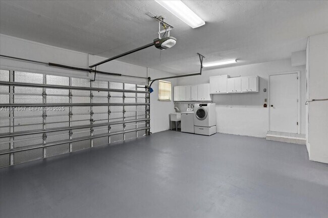 Building Photo - 1961 NE 188th St