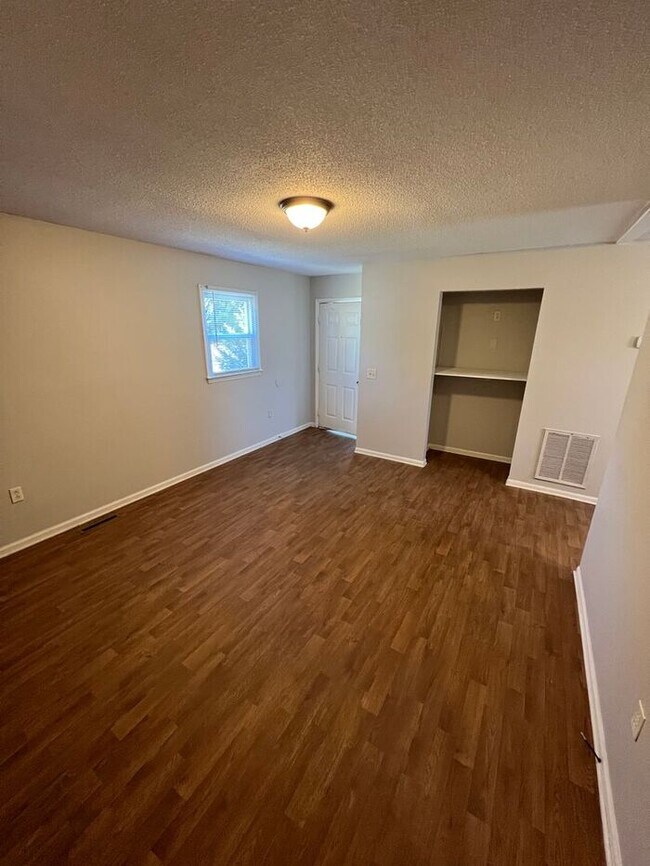 ***FIRST MONTH FREE*** Newly remodeled 2 b... 103 Wylie Ct Easley SC 29640 Apartment Finder