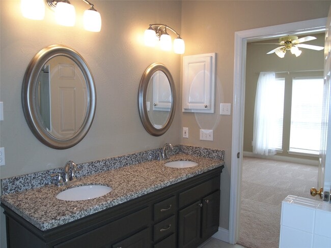 Building Photo - 20838 Kings Clover Ct