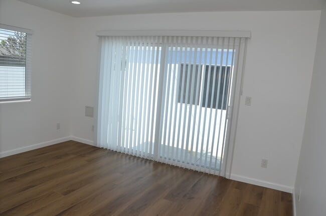 Building Photo - 3605 W 181st St