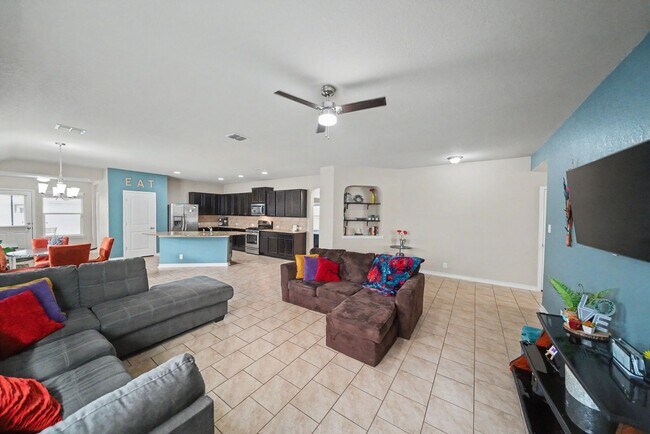 Building Photo - Spacious 4-Bedroom Retreat in Desirable Miller Ranch - Realtor Commission: $500