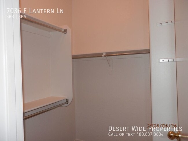Building Photo - 7036 E Lantern Lane East