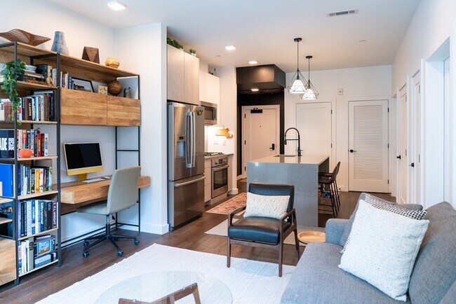 Building Photo - 2 Sinclair Rd