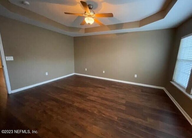 Building Photo - 11043 Castlemain Cir E