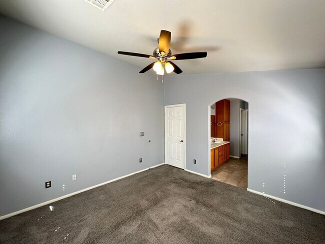 Building Photo - Santa Barbara At Summerlin