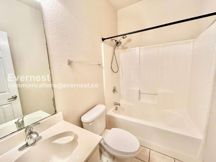 Building Photo - 10009 Bull Run