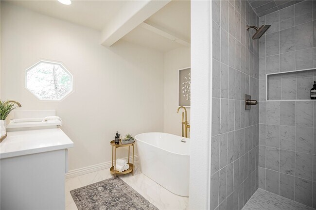 Building Photo - 1 Rader Ln