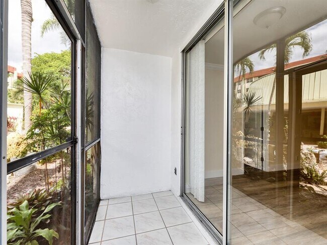 Building Photo - 5300 NE 24th Terrace