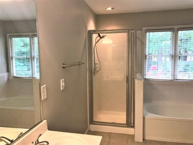 Building Photo - NW - Desirable Irving Park Two Story Home,...