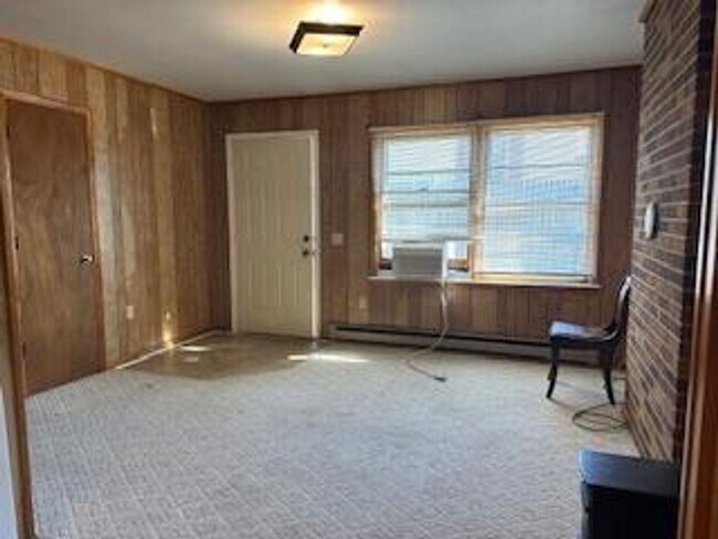 Building Photo - 85 Wilson St