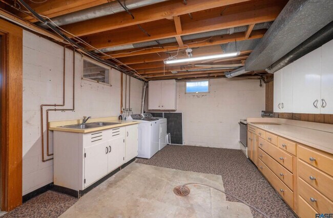 Utility room - 2605 W 34th St