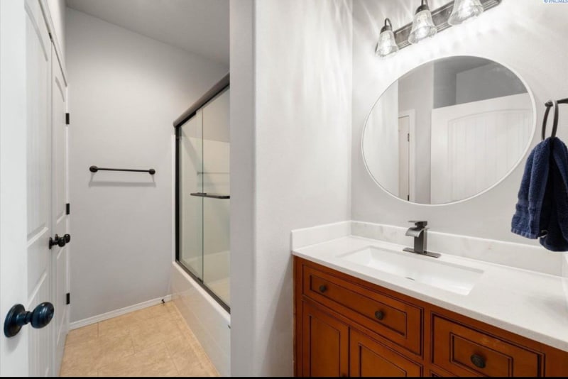 Building Photo - 4215 W 2nd Ave