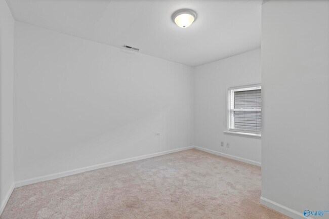 Building Photo - 409 McCullough Ave NE