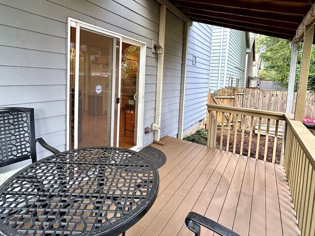 Building Photo - Charming 4 Bed/2.5 Bath Retreat!