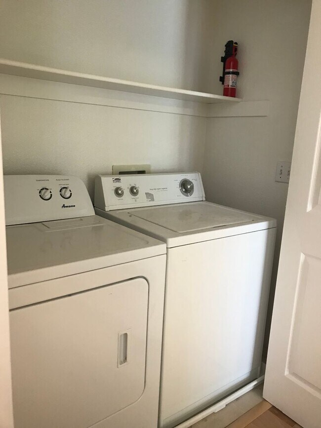 Building Photo - Groups Welcome! Nice Quiet Community One mile to downtown SLO