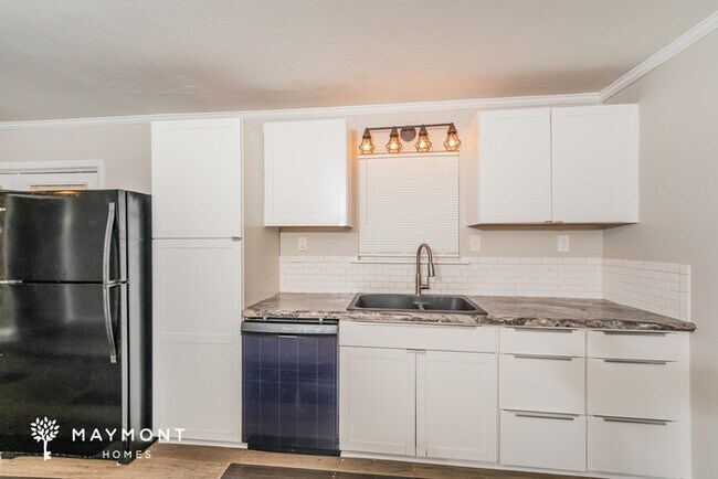 Building Photo - Charming Three Bedroom in Leeds