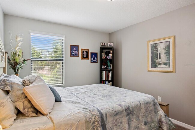 Building Photo - 2438 Seven Oaks Dr