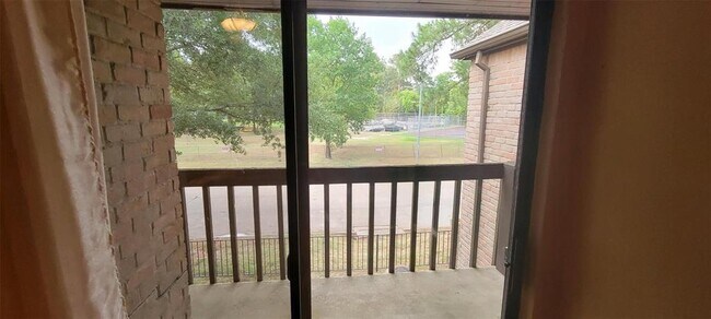 Building Photo - 12755 Mill Ridge Dr