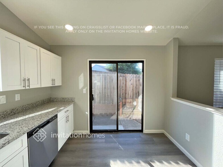 Building Photo - 2241 Pinenut Ct