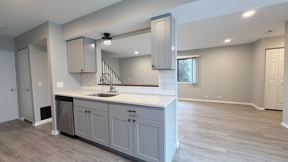 Building Photo - 721 Sunfish Pt